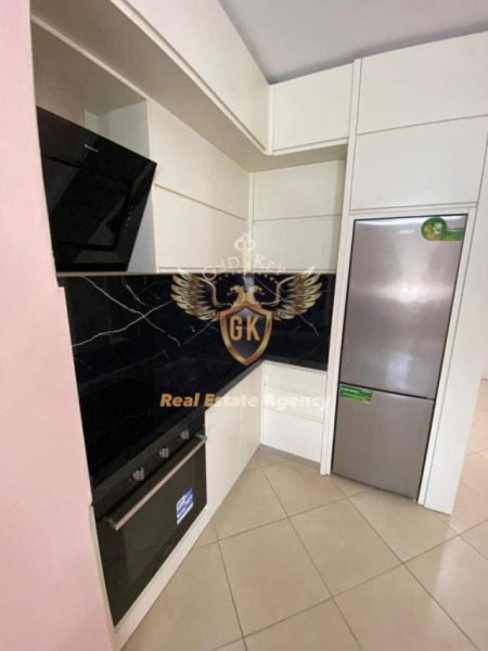 Durres, jepet me qera apartament 2+1+BLK Kati 6, 95 m² 300 Euro (Markata Durres)