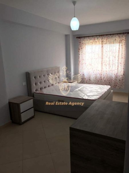 Durres, jepet me qera apartament 2+1+BLK Kati 6, 95 m² 300 Euro (Markata Durres)