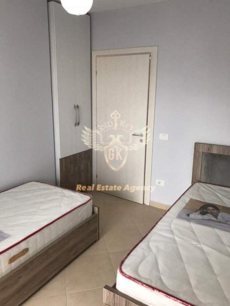 Durres, jepet me qera apartament 2+1+BLK Kati 6, 95 m² 300 Euro (Markata Durres)