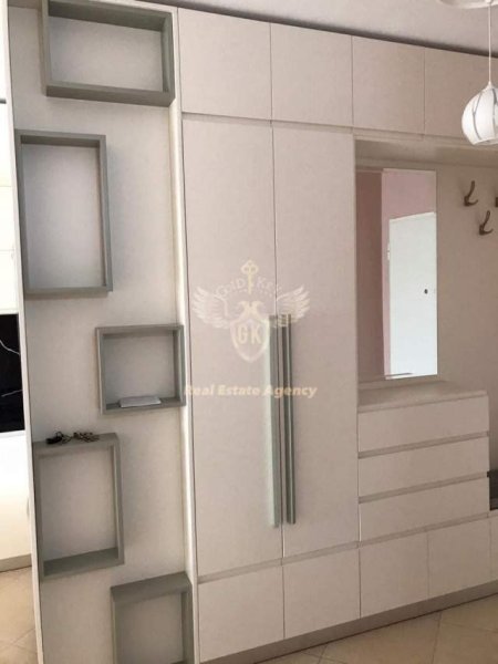 Durres, jepet me qera apartament 2+1+BLK Kati 6, 95 m² 300 Euro (Markata Durres)