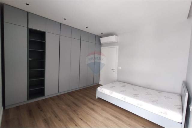 Tirane, jepet me qera apartament 2+1+BLK Kati 5, 125 m² 800 Euro (Komuna e Parisit)