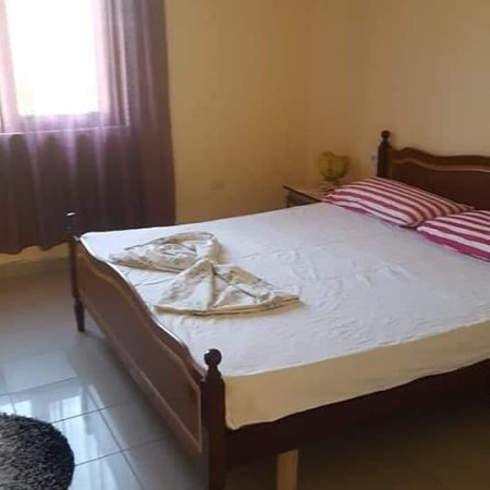 Vlore, jepet me qera shtepi 3+1+A+BLK Kati 1, 120 m² 40 Euro (Lungo Mare)