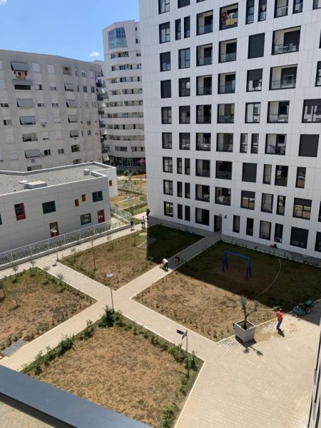 Tirane, jepet me qera apartament 2+1 Kati 5, 92 m² 500 Euro (Frosinina Plaku)