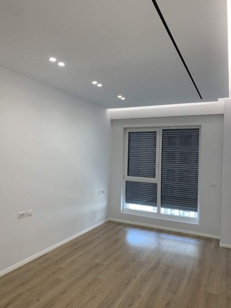 Tirane, jepet me qera apartament 2+1 Kati 5, 92 m² 500 Euro (Frosinina Plaku)
