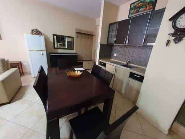 Tirane, jepet me qera apartament 2+1+BLK Kati 2, 100 m² 450 Euro (Rruga Kavajes)