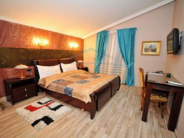 Tirane, shes hotel 360 m² 800.000 Euro (Qemal Stafa)