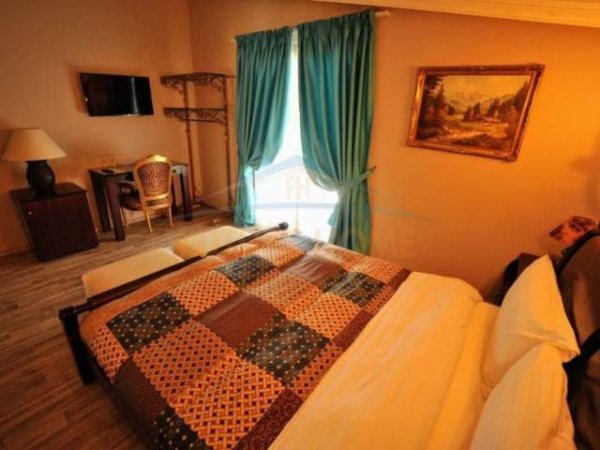 Tirane, shes hotel 360 m² 800.000 Euro (Qemal Stafa)