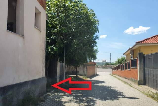 Peqin, shitet Ndertese 99 m² 2.200.000 Leke (Lagja Xhami)