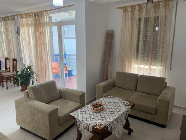 Tirane, jepet me qera apartament 2+1+BLK Kati 3, 95 m² 450 Euro (Shkolla e Kuqe)