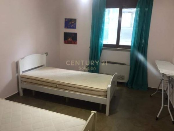 Tirane, jepet me qera apartament 2+1 Kati 3, 125 m² 1.000 Euro (Rruga Elbasanit)