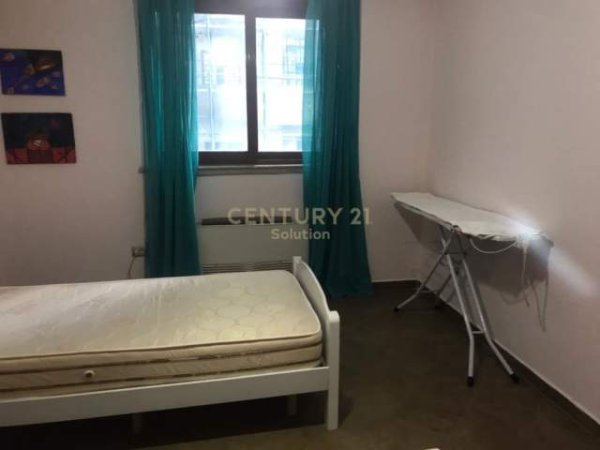 Tirane, jepet me qera apartament 2+1 Kati 3, 125 m² 1.000 Euro (Rruga Elbasanit)