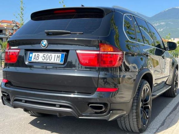 Tirane, jap me qera xhip BMW X5 Viti 2012,