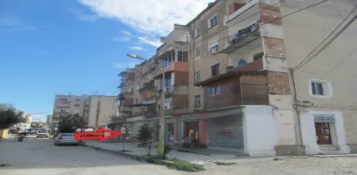 Lushnje, Shitet Ambjent Biznesi, Njesi me siperfaqe 43 m², Cmimi Fillestar 5,720,000 Leke, (Lagja “Loni Dhamo”)