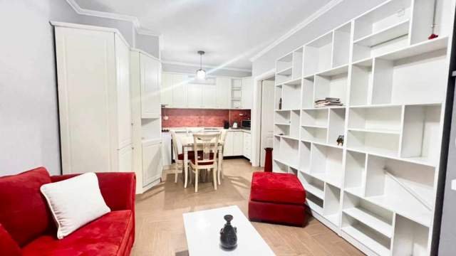 Tirane, jepet me qera apartament 2+1 Kati 5, 70 m² 450 Euro (Petro Korcari)