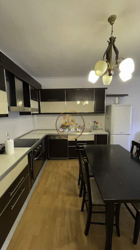 Tirane, jepet me qera apartament 1+1+BLK Kati 9, 74 m² 330 Euro (Komuna e Parisit)