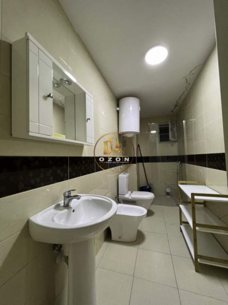 Tirane, jepet me qera apartament 2+1+BLK Kati 9, 140 m² 500 Euro (Rruga e Kavajes)