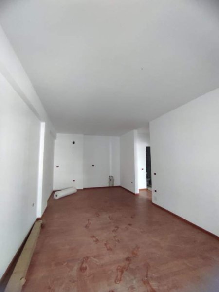 Tirane, jepet me qera apartament 1+1+BLK Kati 3, 67 m² 300 Euro (NDRE MJEDA)