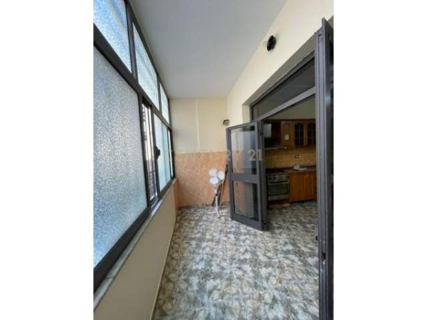 Tirane, jepet me qera apartament 2+1+BLK 100 m² 270 Euro (5 maji)