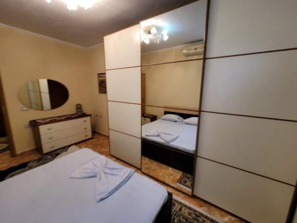 Tirane, jepet me qera apartament 1+1+BLK 70 m² 400 Euro (rruga e kosovareve)