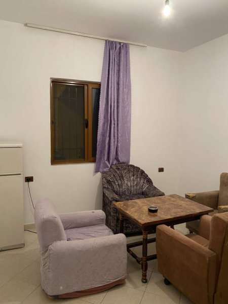 Tirane, ndarje qeraje apartament Kati 1, 7500 Leke (Rruga Albanopoli)