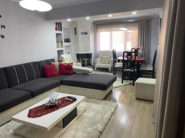 Korce, shitet shtepi 1 Katshe 93 m² 86.000 Euro