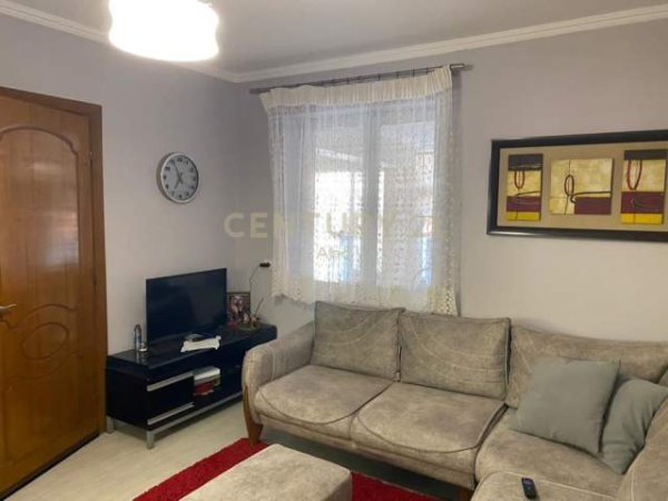 Korce, shitet shtepi 1 Katshe 93 m² 86.000 Euro