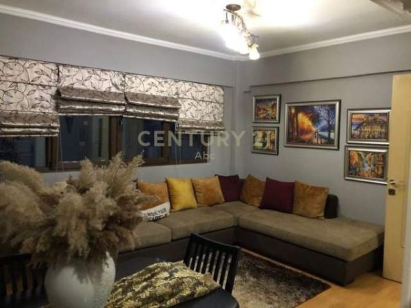 Korce, shitet apartament 2+1+BLK Kati 5, 48.000 euro