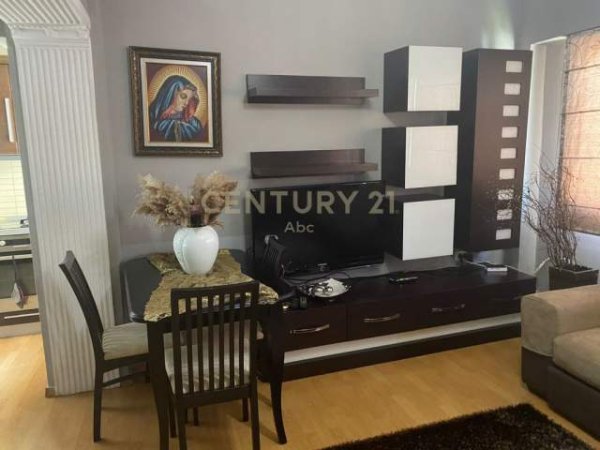 Korce, shitet apartament 2+1+BLK Kati 5, 48.000 euro