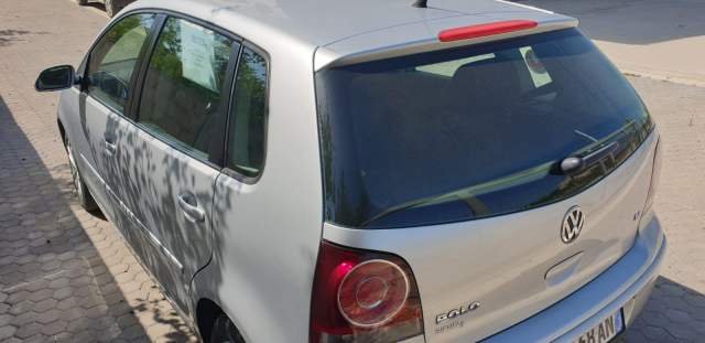 Tirane, shes makine Volkswagen Polo Viti 2009, 3.100 Euro