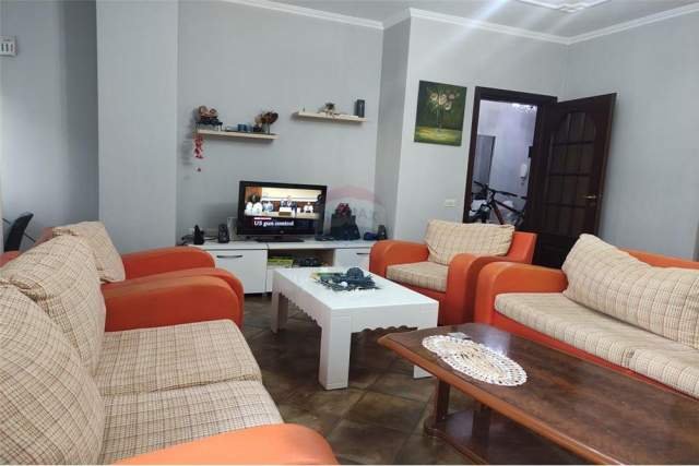 Tirane, ofert apartament 2+1 Kati 2, 115 m² 330 Euro