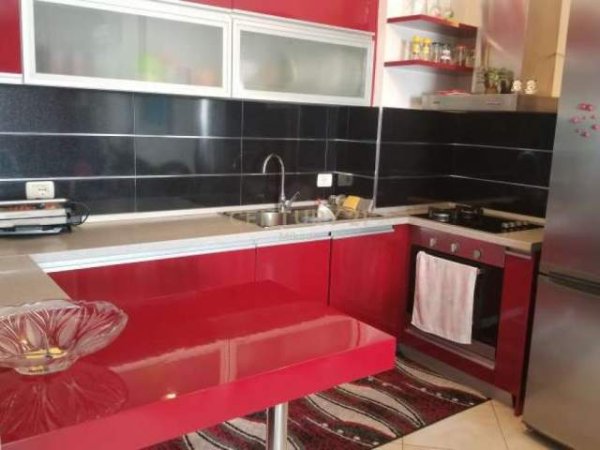 Tirane, shitet apartament 1+1+BLK Kati 3, 400 Euro (liqeni i thate)