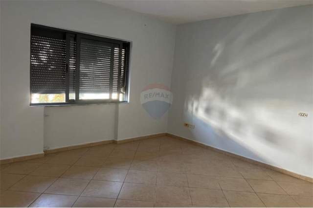 Tirane, jepet me qera apartament 2+1 Kati 3, 97 m² 300 Euro (Tek ish restorant Durresi)