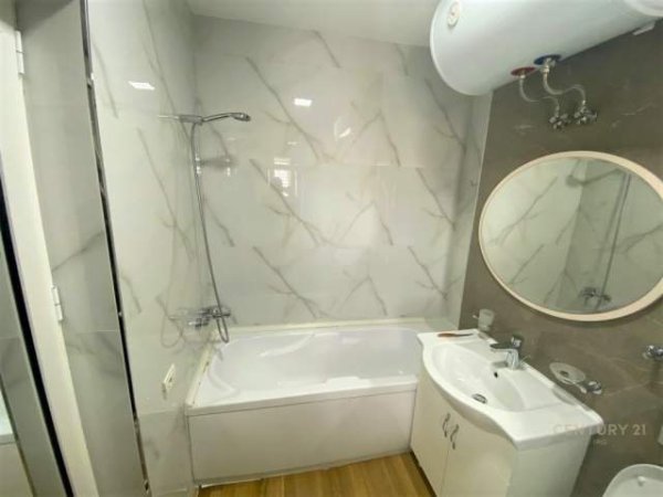 Tirane, jepet me qera apartament Kati 5, 85 m² 600 Euro (rr kavajes)