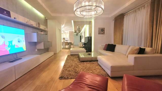 Tirane, jepet me qera apartament 3+1+BLK Kati 5, 240 m² 1.250 euro / muaji   (Myslym Shyri)