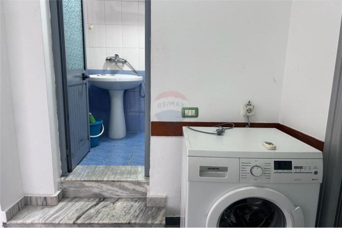 Shitet Apartament 1+1 në Laprakë, pranë KMY-së