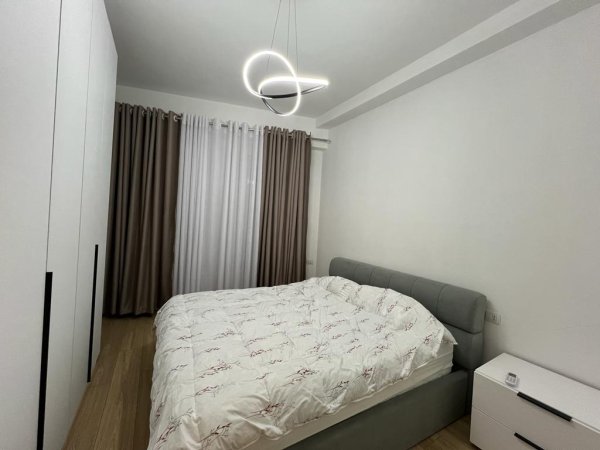 JEPET ME QERA APARTAMENT 3+1 750 EURO KOMPLEKSI KONTAKT