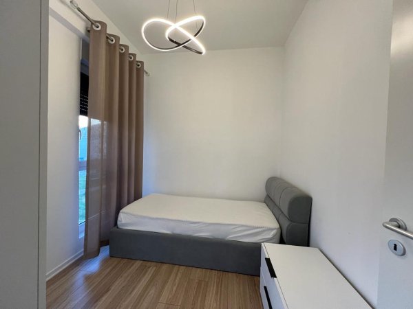 JEPET ME QERA APARTAMENT 3+1 750 EURO KOMPLEKSI KONTAKT