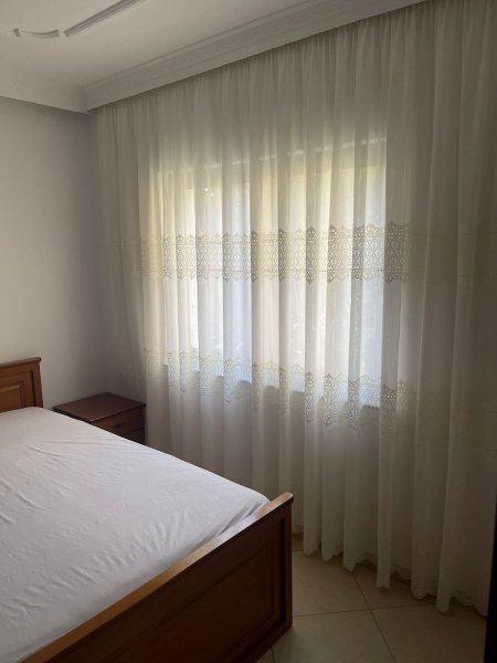 Apartament 1+1 me qera tek Medreseja 500 euro