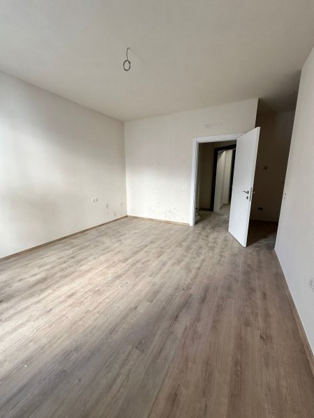 Tirane ,Apartament #perShitje (Frosina Plaku)