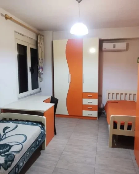 Apartament 2+1 per Qera tek Bulevardi Zogu i Pare