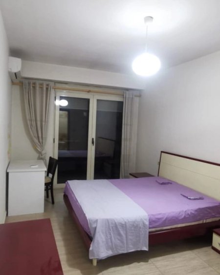 Apartament 2+1 per Qera tek Bulevardi Zogu i Pare