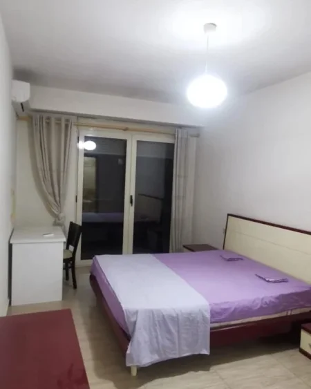 Apartament 2+1 per Qera tek Bulevardi Zogu i Pare