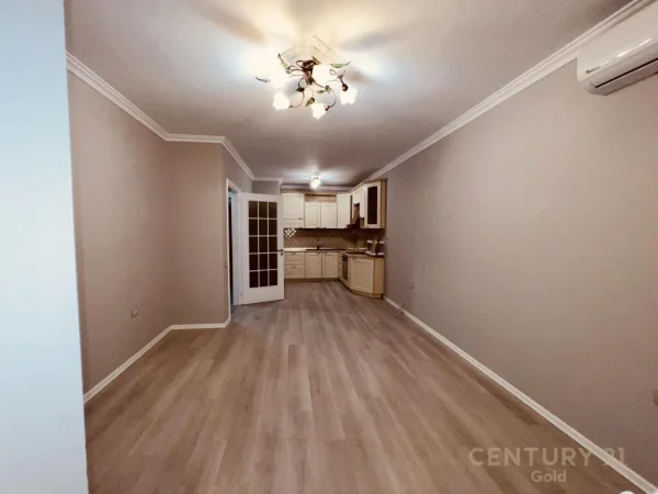 APARTAMENT 2+1+1 BALLKON TEK KOMUNA E PARISIT!