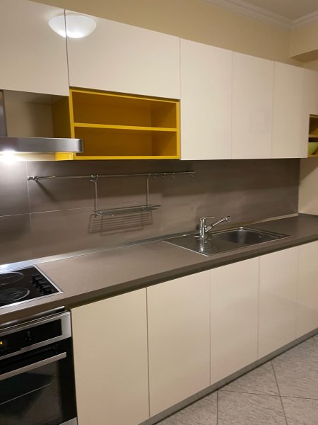 Apartament 2+1 Per Qira, Bllok