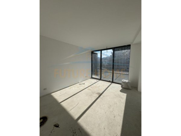 Shitet, Apartament 3+1+2+ Verandë, Lake View Residence / OPP38099