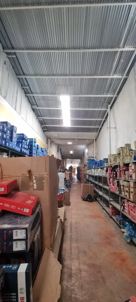 Jepet me Qira Magazine te City Park 400 m2 , 800 euro (TRR-15420975)