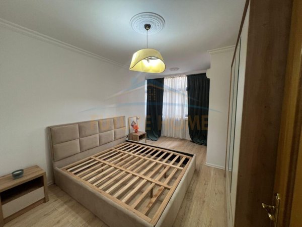 Shitet, Apartament 1+1+Verandë, Pranë Air Albania / OPP38318