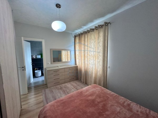 Shitet, Apartament 2+1+2, Kopshti Botanik, Tiranë.  LI38308