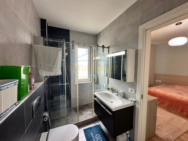 Shitet, Apartament 2+1+2, Kopshti Botanik, Tiranë.  LI38308