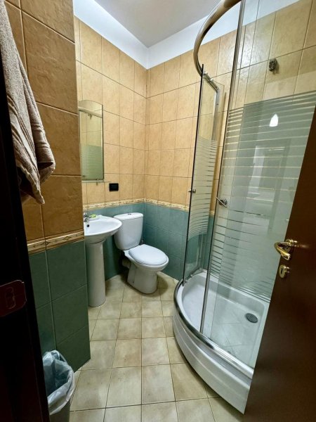 Apartament 2+1 me qera ne Qender 1000 euro